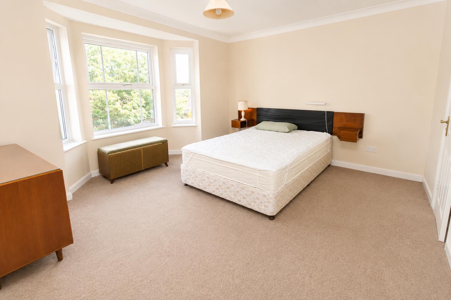 Meadowside, Tilehurst, Reading